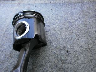 2992257 IVECO Поршень