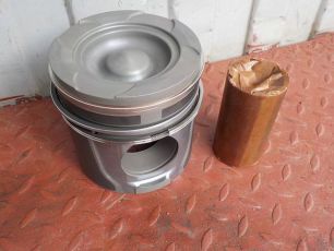 2293200 MAHLE Поршень