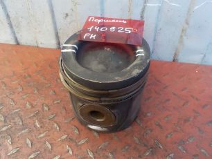 21025131 VOLVO Поршень