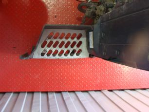 82142373 VOLVO Корпус подножки нижний правый, № XF297137