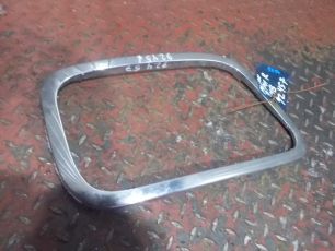 9438260359 MERCEDES Рамка фары правая, № XF92457