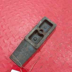 9743220084 MERCEDES Проставка передней рессоры, № XF475940