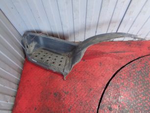 504103301 IVECO Корпус подножки верхний левый