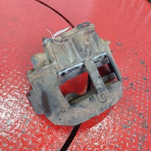 5001866509 RENAULT Суппорт правый, № XF482841