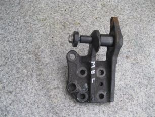 9303172042 MERCEDES Кронштейн торсиона левый, № XF10513