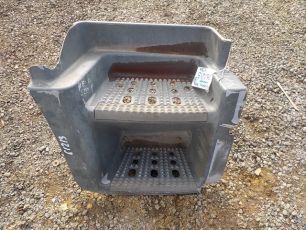 500375431 IVECO Корпус подножки нижний правый, № XF61213