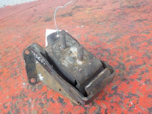 504046294 IVECO Подушка двигателя, № XF131855