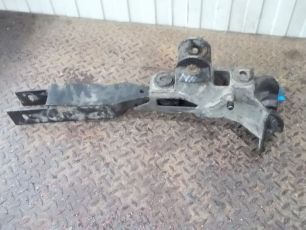 9428903583 MERCEDES Кронштейн кабины передний