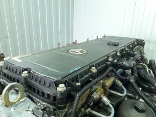 4700100230 MERCEDES Клапанная крышка