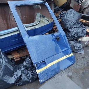 9437201705 MERCEDES Дверь правая, № XF485803