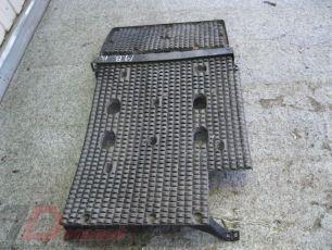 9438810605 MERCEDES Брызговик, № XF12966