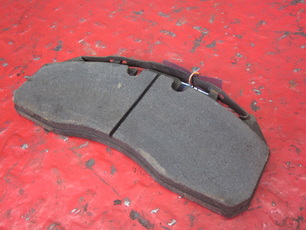 7421496555 RENAULT Колодки тормозные, № XF247758
