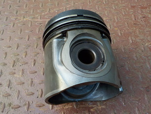 20451076 VOLVO Поршень, № XF113242