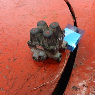 21225479 VOLVO Кран 4-х контурный, № XF479301