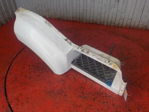 5010468636 RENAULT Корпус подножки верхний правый, № XF221537