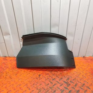 504225915 IVECO Накладка кабины