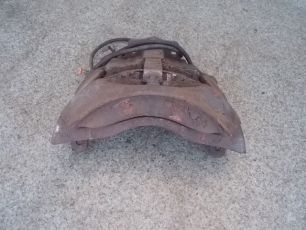 5001858405 RENAULT Суппорт правый, № XF22075