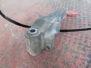 20467745 VOLVO Кронштейн передней рессоры