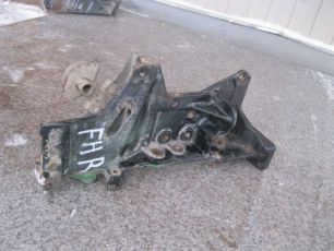 1078754 VOLVO Кронштейн буксировочный правый, № XF4303