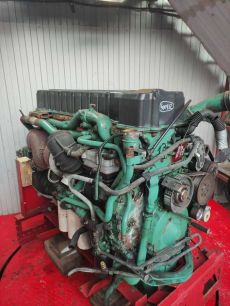 1639652 VOLVO Двигатель, D12D