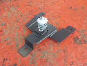 504279018 IVECO Ответная часть замка капота