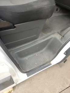 5801257176 IVECO Корпус подножки нижний правый