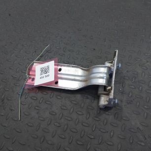 9607501351 MERCEDES Петля бардачка