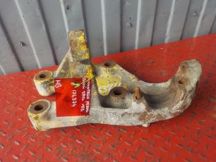 9483251809 MERCEDES Кронштейн реактивной тяги