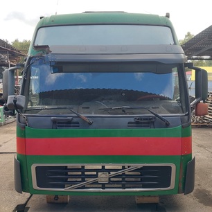 20527277 VOLVO Панель передняя, № XF470048
