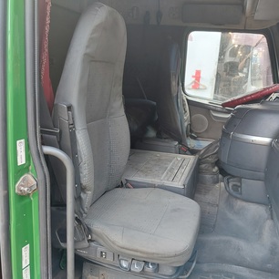 20379533 VOLVO Сиденье правое, № XF470075