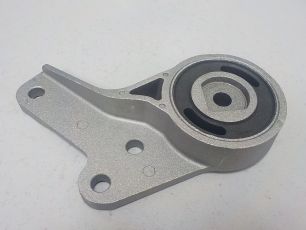 55583 AUGER Кронштейн радиатора правый