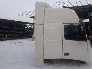 8191565 VOLVO Спойлер кабины, № XF359828