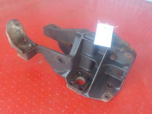 5010562903 RENAULT Кронштейн задней рессоры