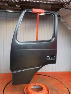 ME20360849 MEGATRUCK Дверь левая