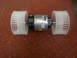8EW351029041 BEHR Моторчик печки