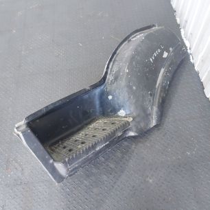 504136586 IVECO Корпус подножки верхний левый