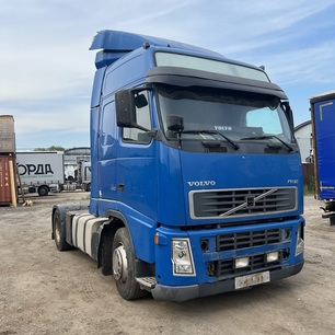 VOLVO Бампер передний, № XF462215