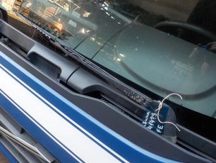 20537637 VOLVO Поводок стеклоочистителя