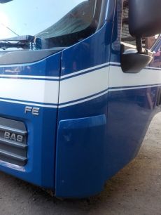 20748395 VOLVO Угол кабины левый