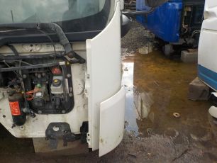 20748402 VOLVO Дефлектор кабины левый