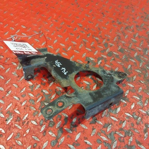 9406601614 MERCEDES Кронштейн подножки верхней левой