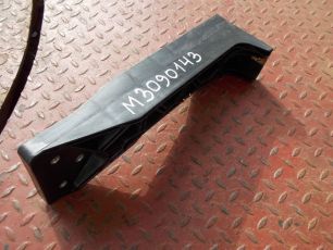 M3090143 MARSHALL Кронштейн бампера правый