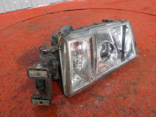 21001668 VOLVO Фара правая, № XF323224