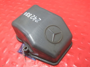 4570100930 MERCEDES Клапанная крышка, № XF242886