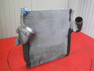 9425011001 MERCEDES Интеркулер, № XF245078