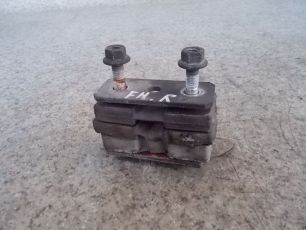 1665309 VOLVO Подушка радиатора, № XF32826