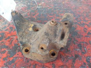 504042428 IVECO Кронштейн компрессора кондиционера