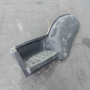 504211274 IVECO Корпус подножки верхний левый