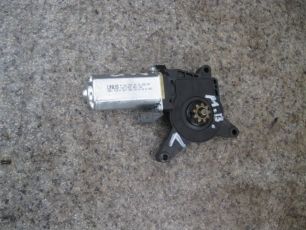 0008204908 MERCEDES Моторчик стеклоподъемника левый, № XF10423
