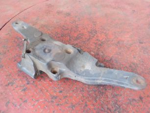20428752 VOLVO Кронштейн пневмоподушки левый